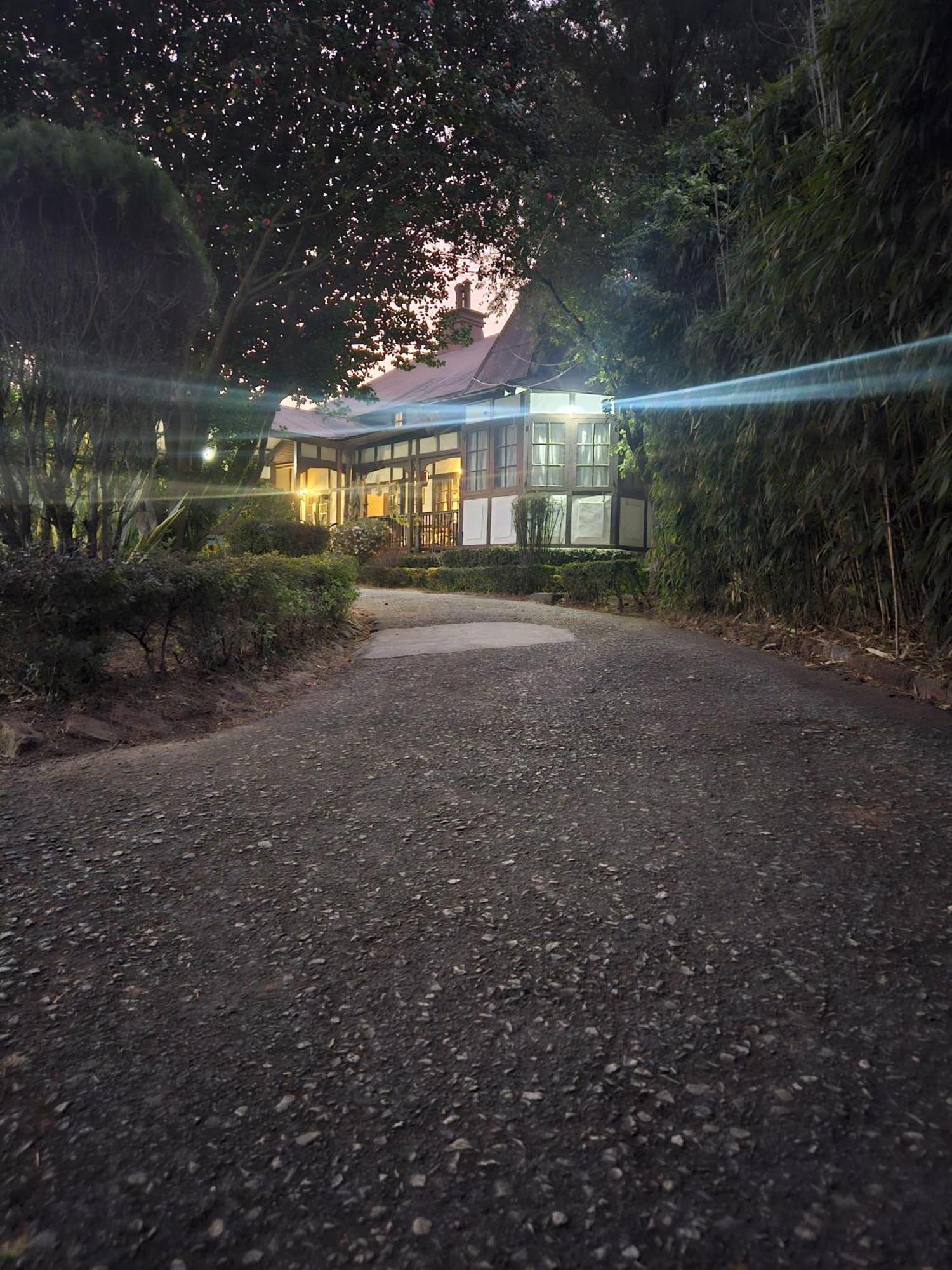 Oasis Guesthouse Shillong Exterior photo